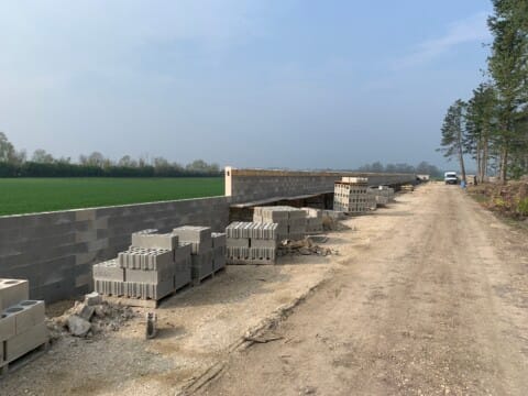 Construction muret le long d'un champ - SARL Rouget Sébastien