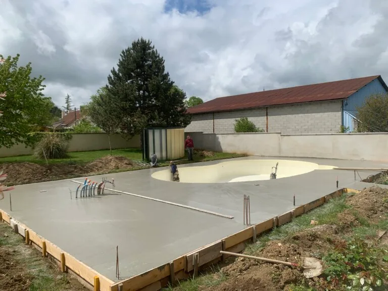 Construction piscine avec cabanon - SARL Rouget Sébastien
