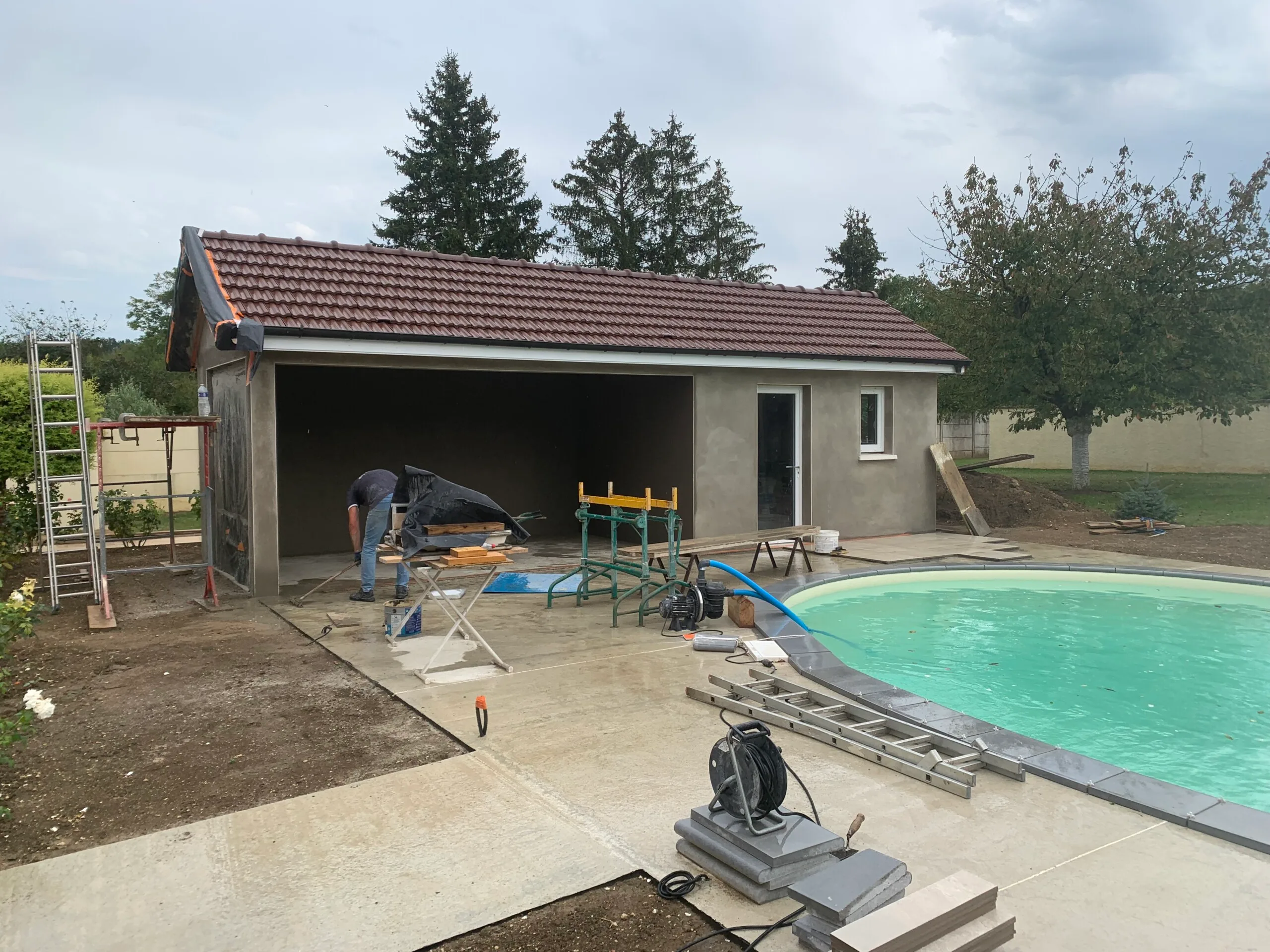 Construction piscine avec cabanon - SARL Rouget Sébastien
