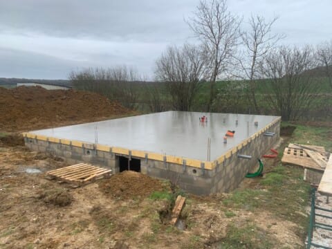 Construction pavillon : maçonnerie, charpente et couverture par SARL ROUGET Sébastien, fondations