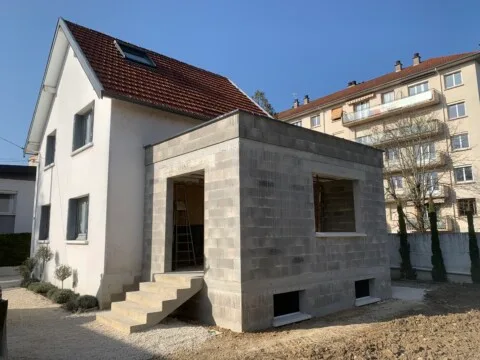 Démolition ancienne terrasse pour création extension habitation sur sous-sol à Dijon