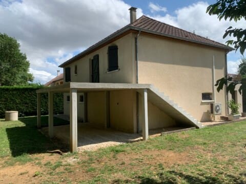 Terrasse suspendue en béton avec escaliers - SARL Rouget Sébastien