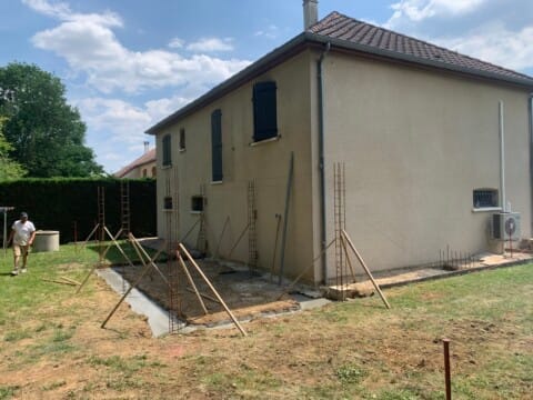 Terrasse suspendue en béton avec escaliers - SARL Rouget Sébastien